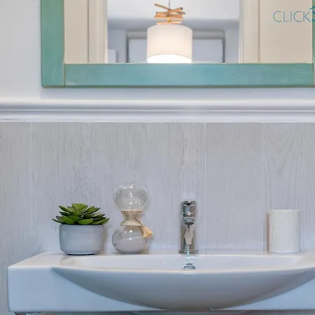 Apartment Nereidi Sul Mare Attico Con Incredibile Vista E Verande Per 8 Persone