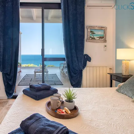 Apartment Nereidi Sul Mare Attico Con Incredibile Vista E Verande Per 8 Persone